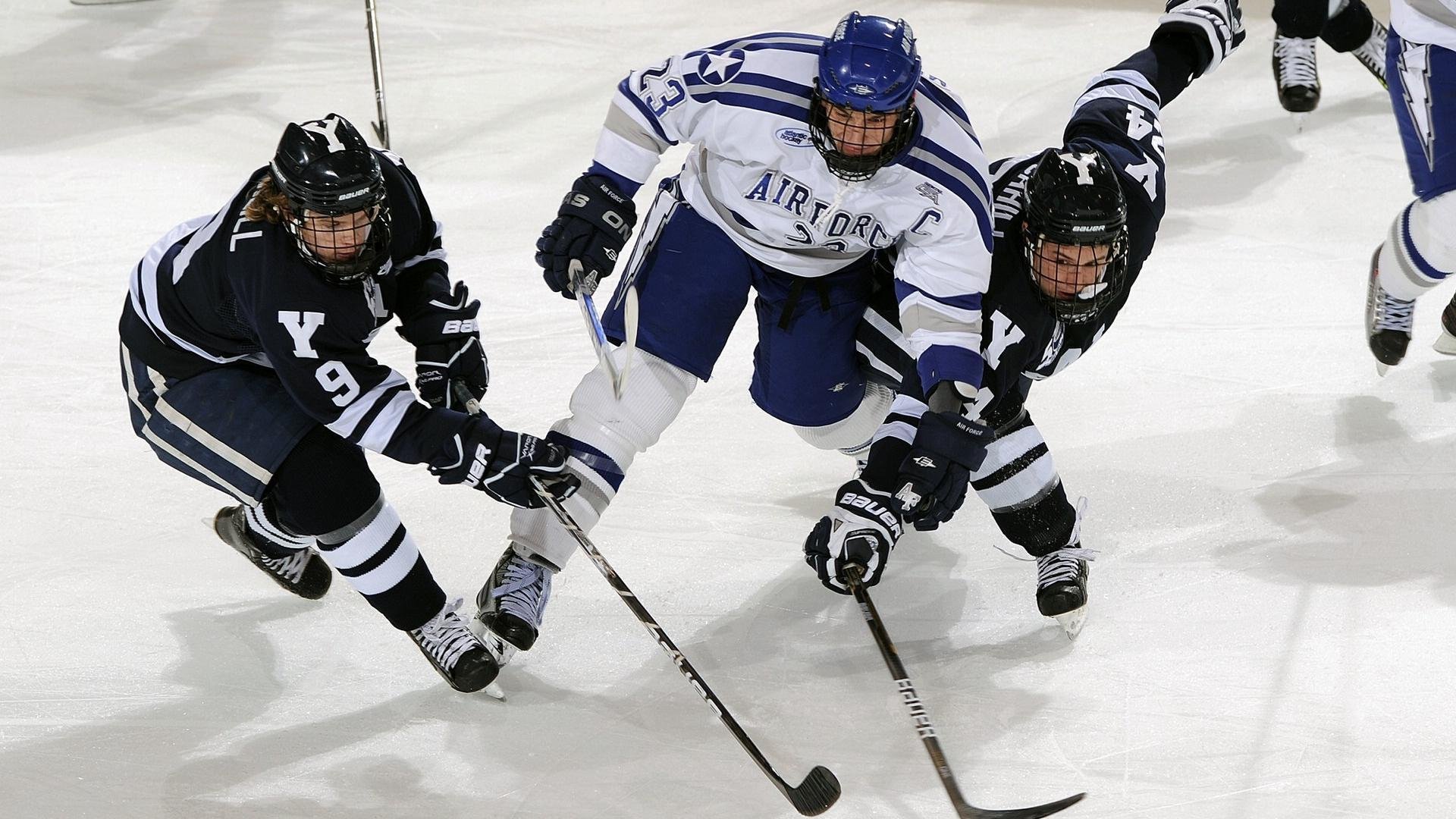 Scout重返赛场，反败为胜首场状态出色，MAD观众沸腾！赛场气氛高涨