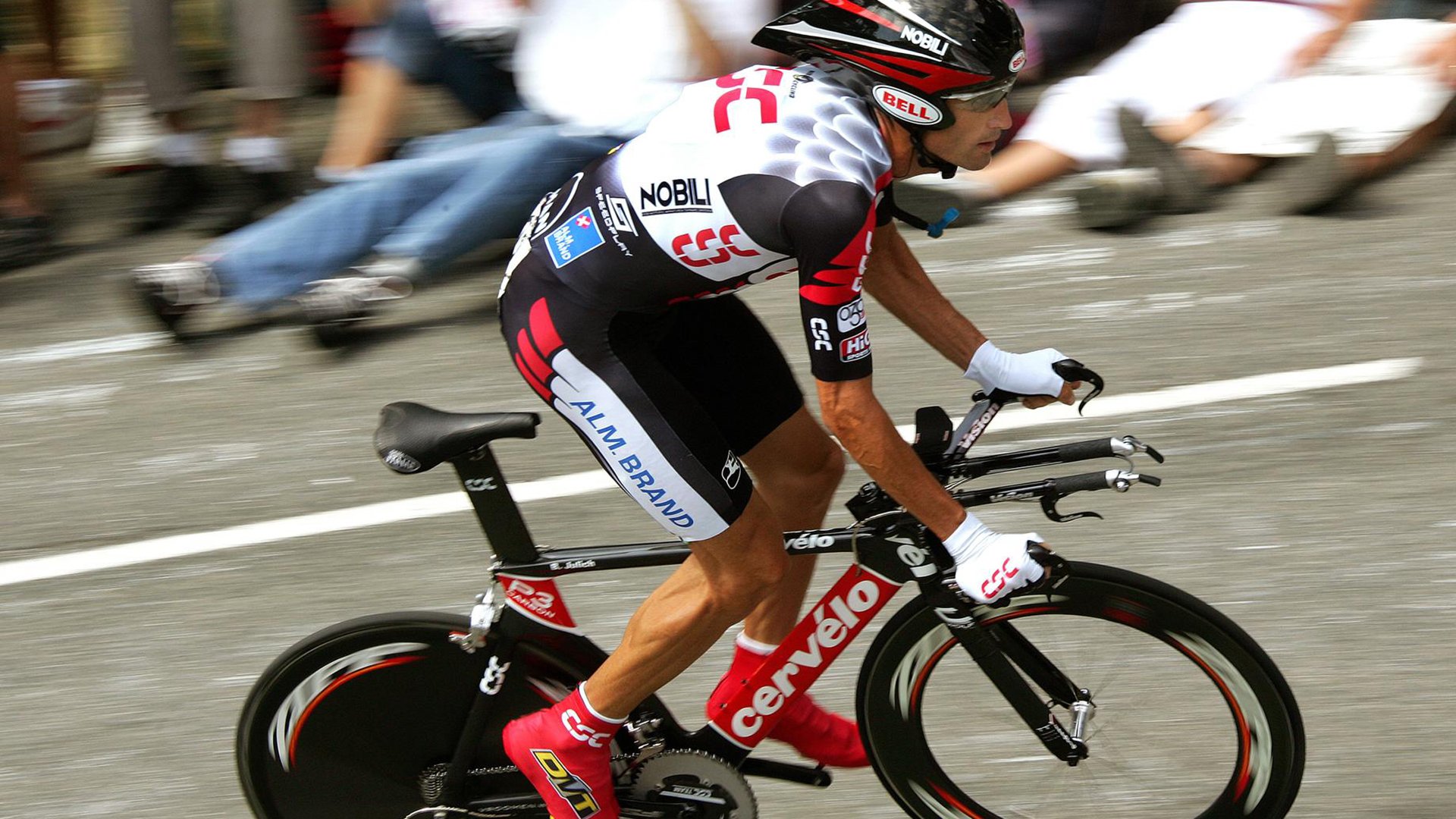 田径赛场焦点！比利时队对阵法国队，历史性突破，球队首次挺进决赛